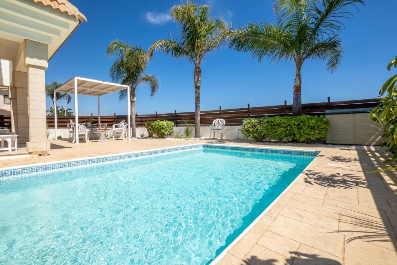 Villa Chill And Joy Paralimni Ngoại thất bức ảnh